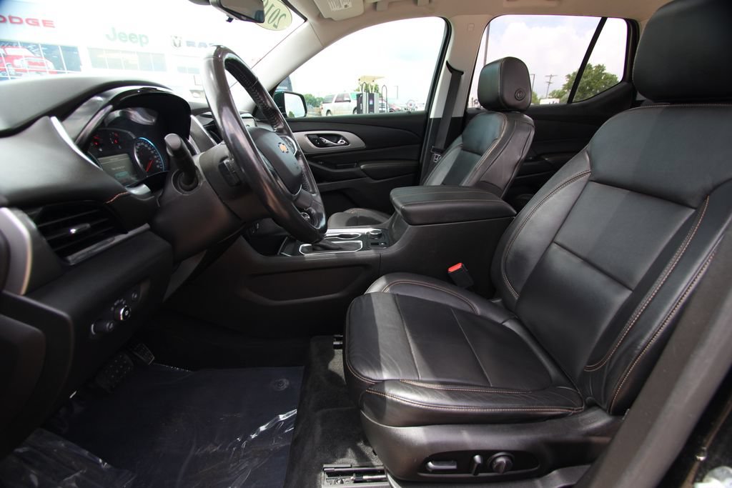 Used 2019 Chevrolet Traverse LT w/ LPO, Blackout Package AWD/4WD image 6