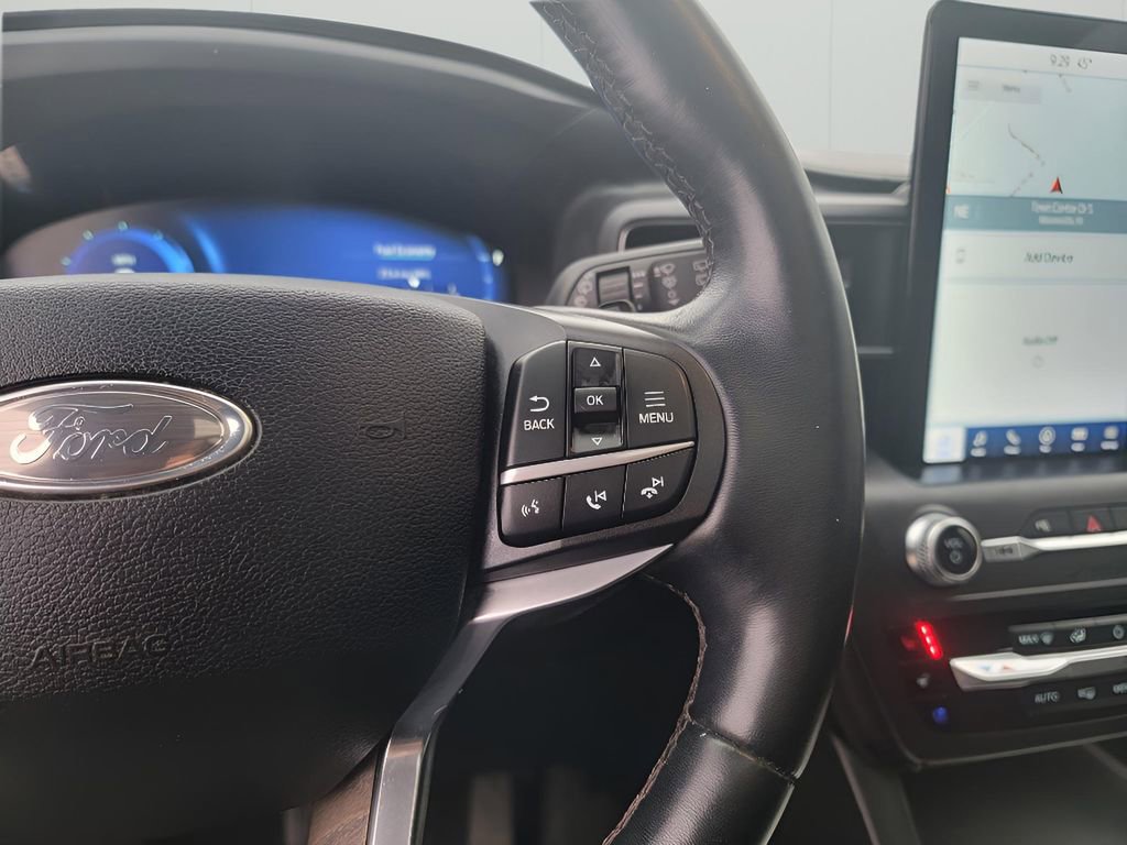 Used 2020 Ford Explorer Platinum w/ Premium Technology Package image 21