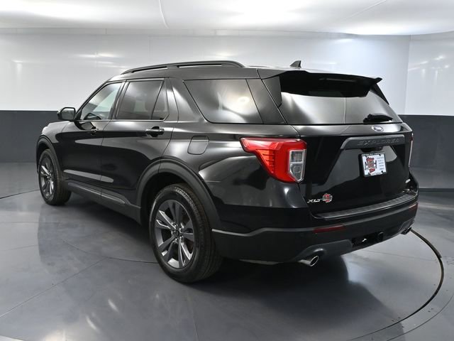 Used 2024 Ford Explorer XLT w/ XLT Sport Appearance Package image 9