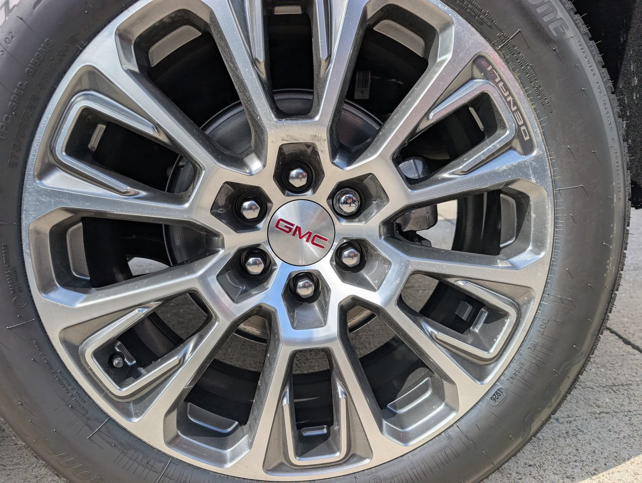 New 2026 GMC Yukon Denali w/ Advanced Technology Package AWD/4WD image 6