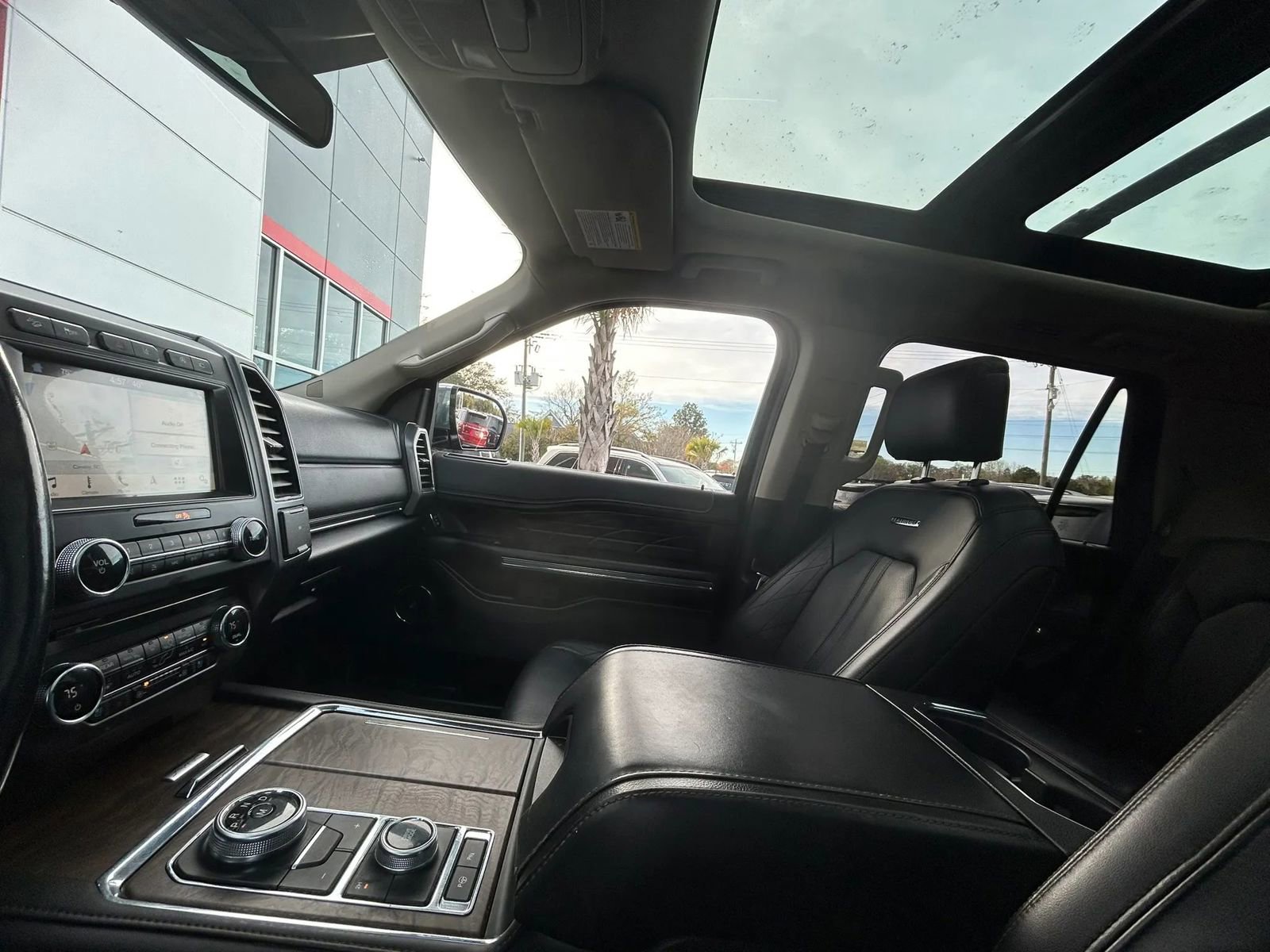 Used 2018 Ford Expedition Platinum AWD/4WD image 15