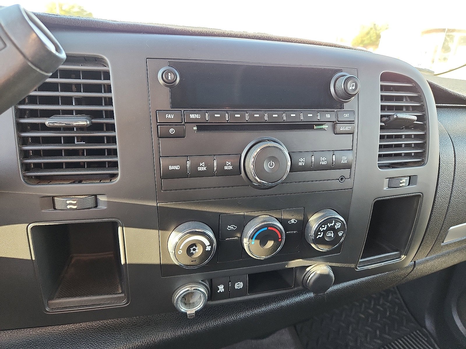 Used 2011 GMC Sierra 2500 SLE image 16