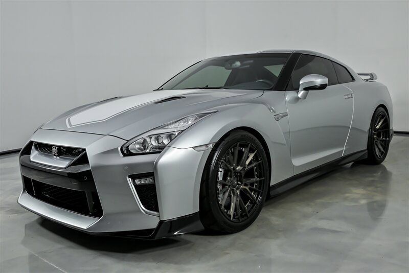 Used 2020 Nissan GT-R Premium AWD/4WD image 6