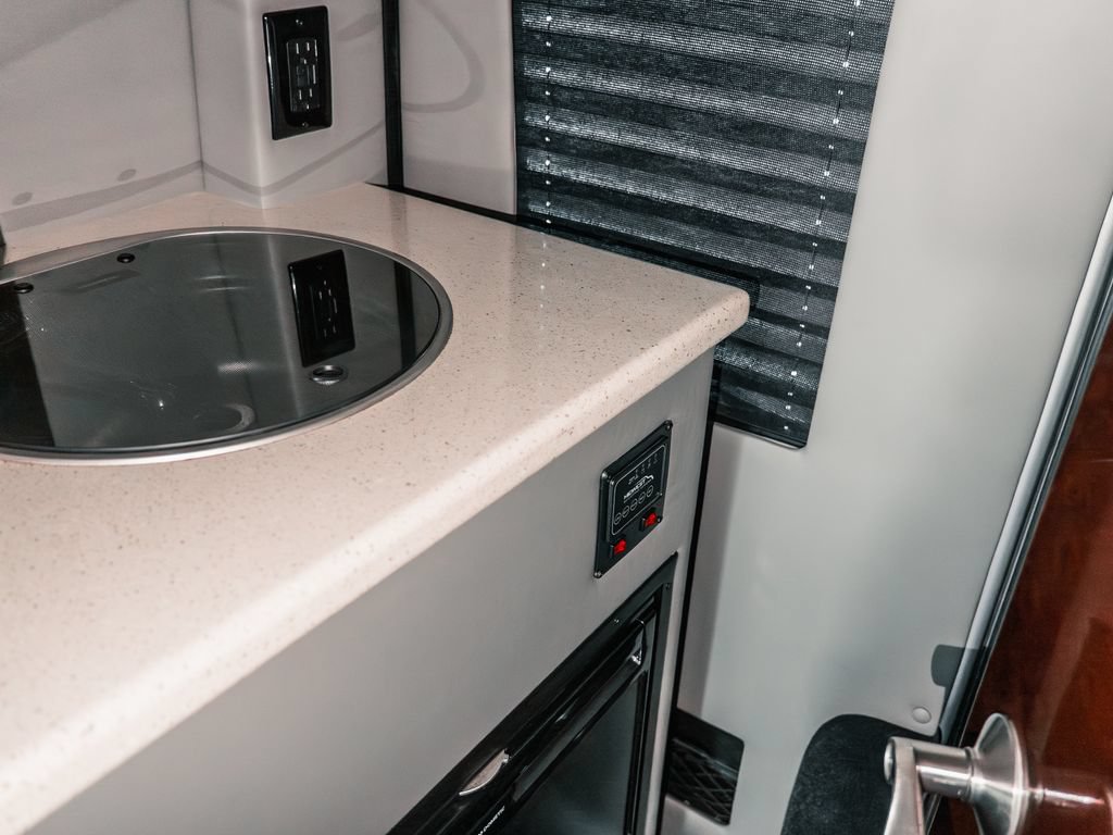 Used 2018 Mercedes-Benz Sprinter 3500 image 33