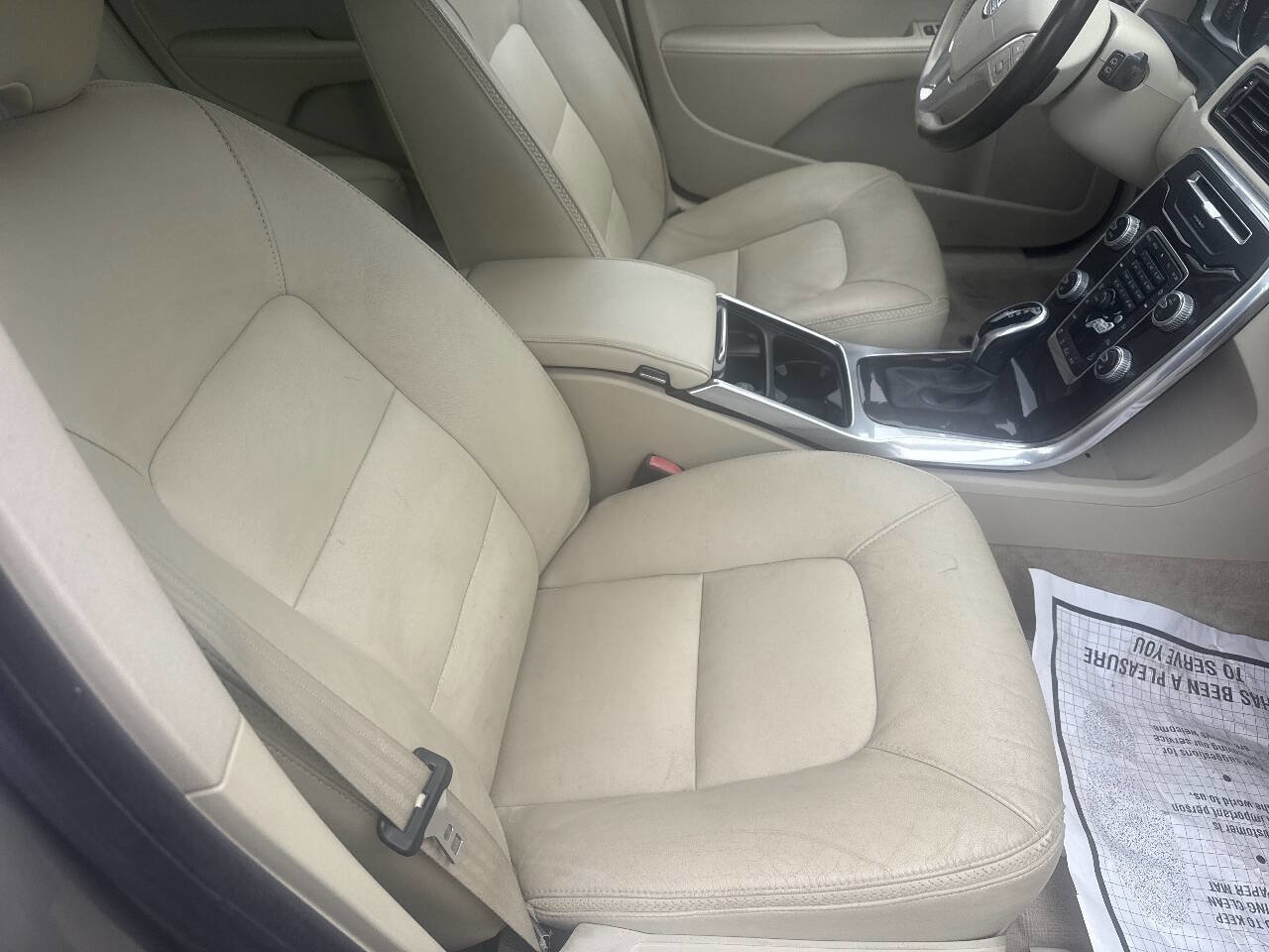 Used 2016 Volvo XC70 T5 Platinum w/ Protection Package AWD/4WD image 5