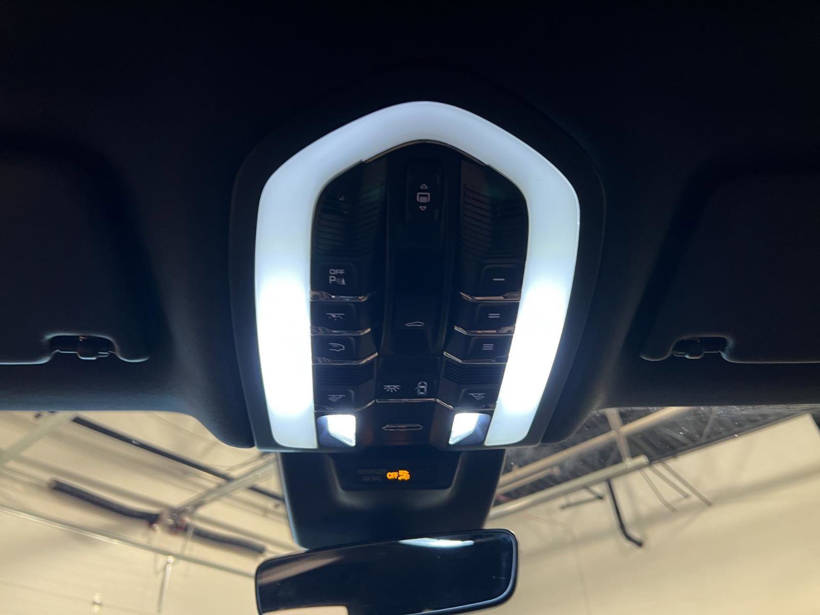 Used 2019 Porsche Macan S image 22