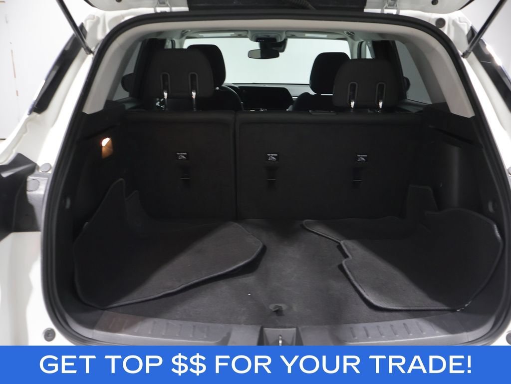 Used 2025 Chevrolet TrailBlazer LT AWD/4WD image 4