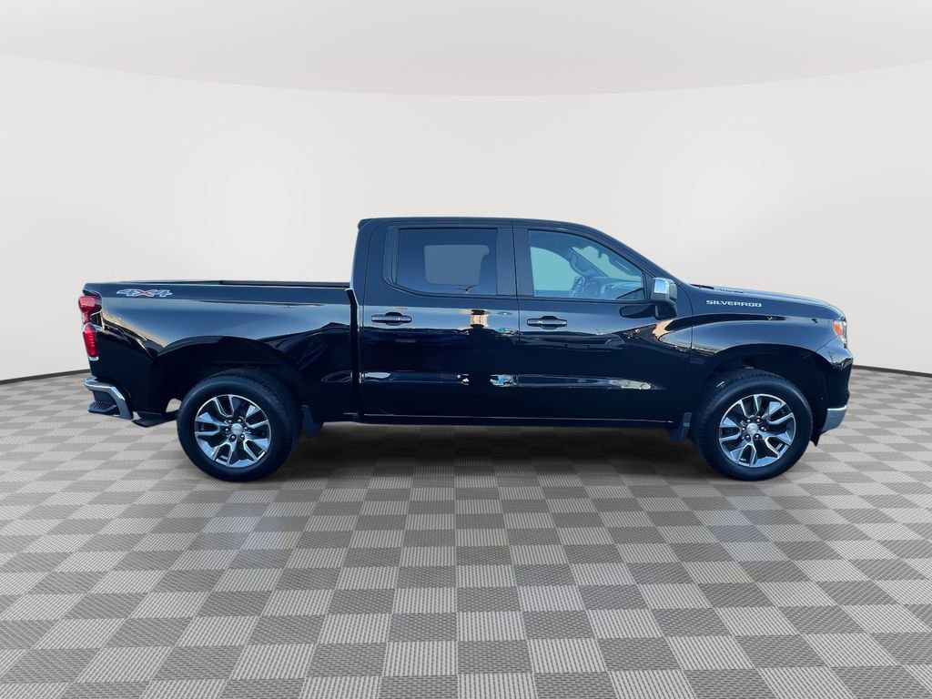 Used 2025 Chevrolet Silverado 1500 LT AWD/4WD image 4