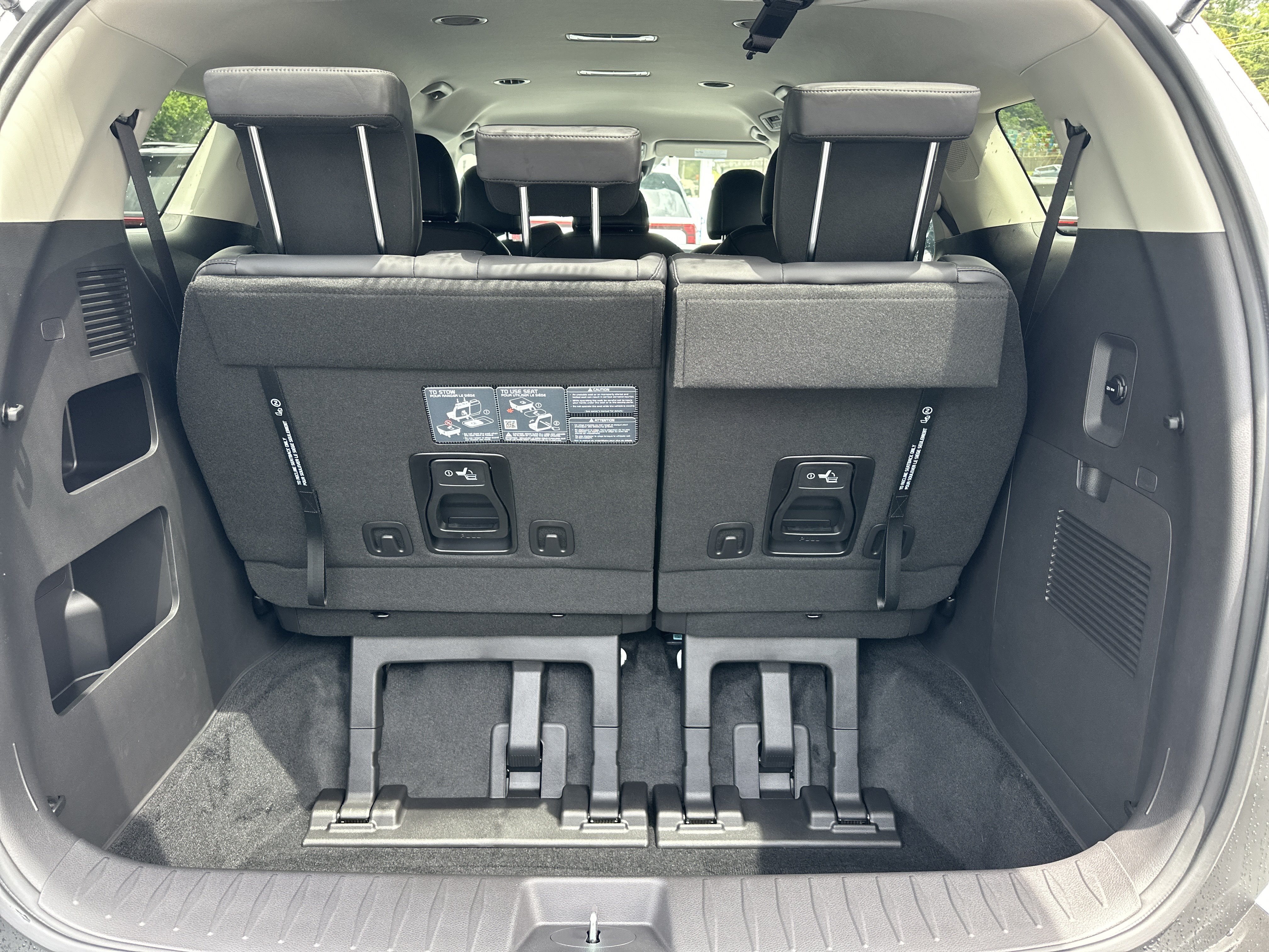 New 2026 Kia Carnival FWD image 7
