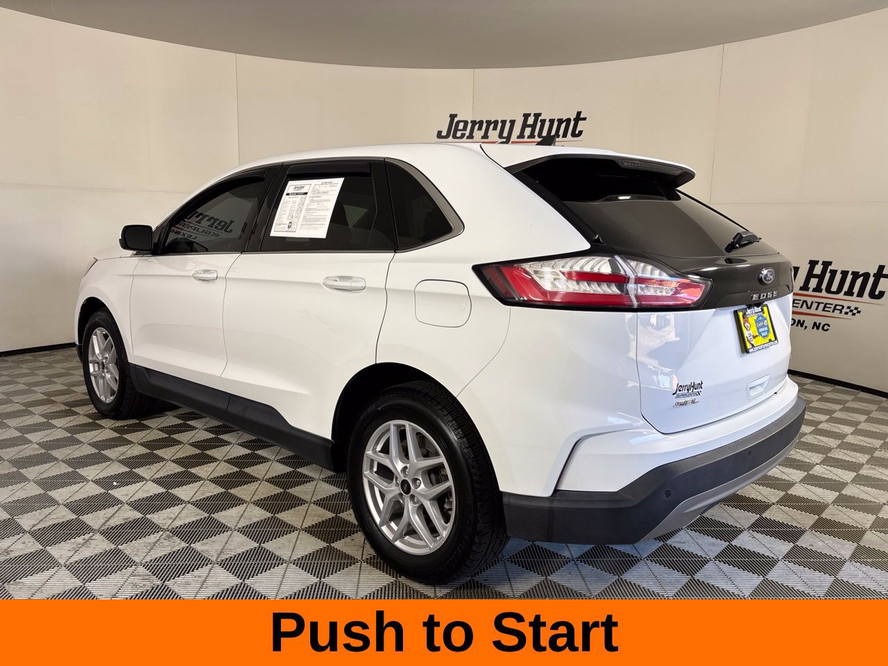 Used 2024 Ford Edge SEL AWD/4WD image 9