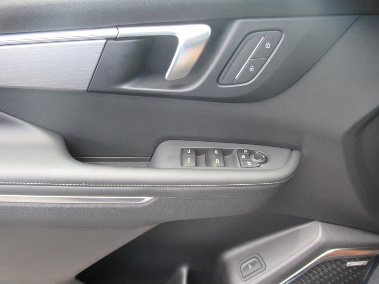 Used 2025 Buick Enclave Preferred AWD/4WD image 20
