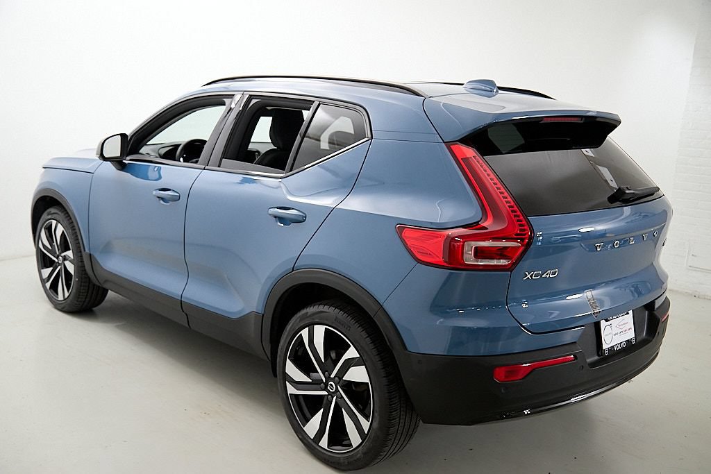 Certified 2024 Volvo XC40 B5 Ultimate w/ Climate Package AWD/4WD image 7
