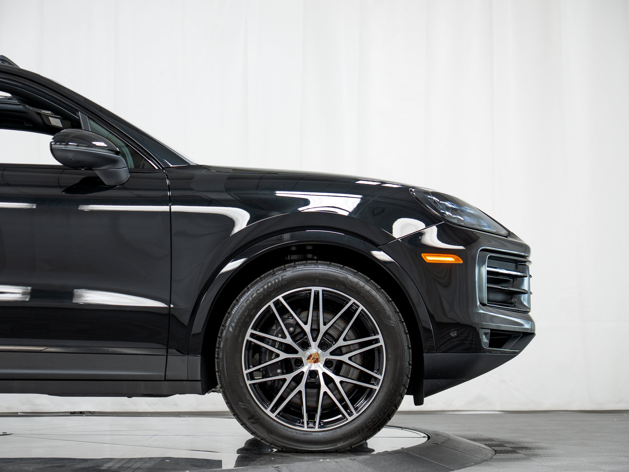 Certified 2026 Porsche Cayenne w/ Premium Package Plus AWD/4WD image 11