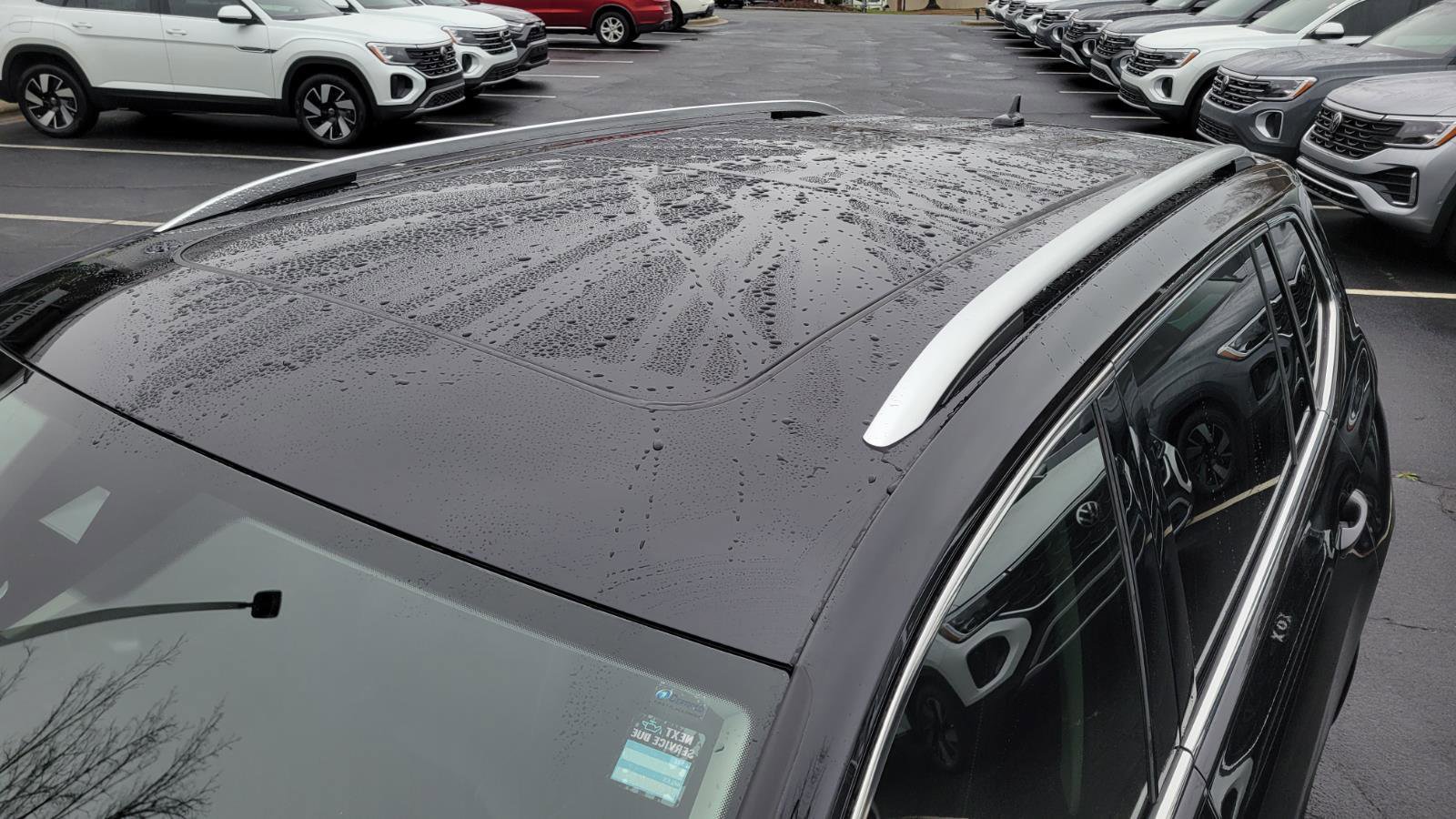 Used 2022 Volkswagen Tiguan SE w/ Panoramic Sunroof Package image 12