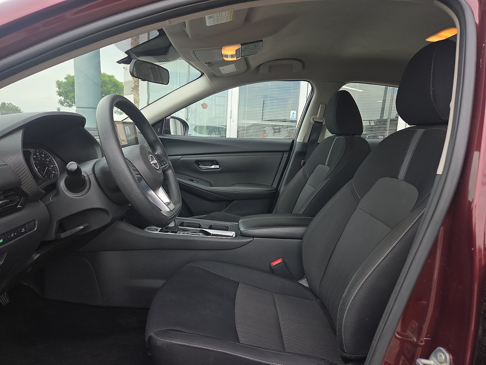 Used 2025 Nissan Sentra SV FWD image 9