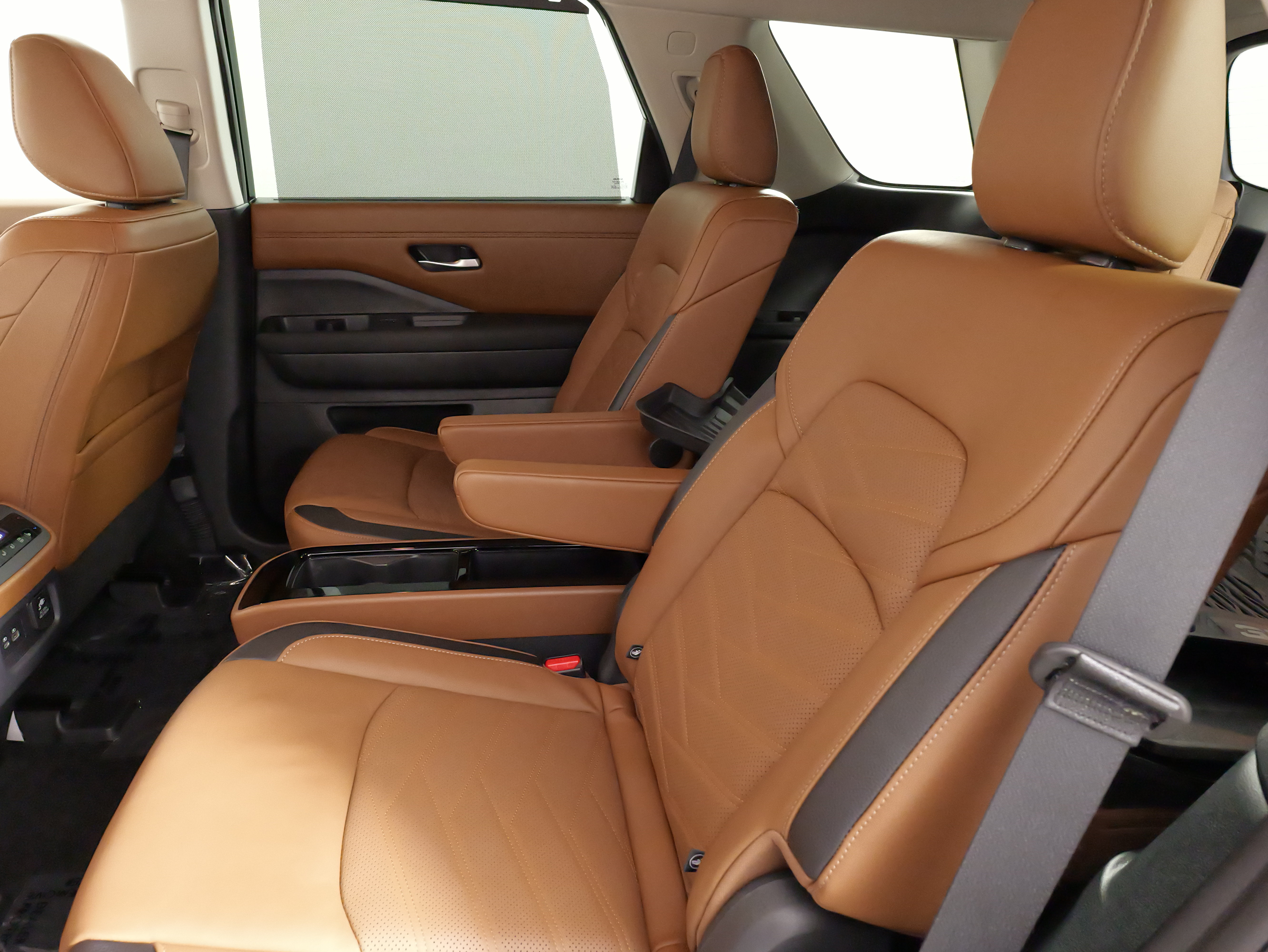 Used 2025 Nissan Pathfinder Platinum AWD/4WD image 38