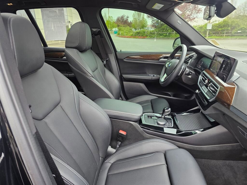 Used 2024 BMW X3 xDrive30i w/ Premium Essential Package image 11