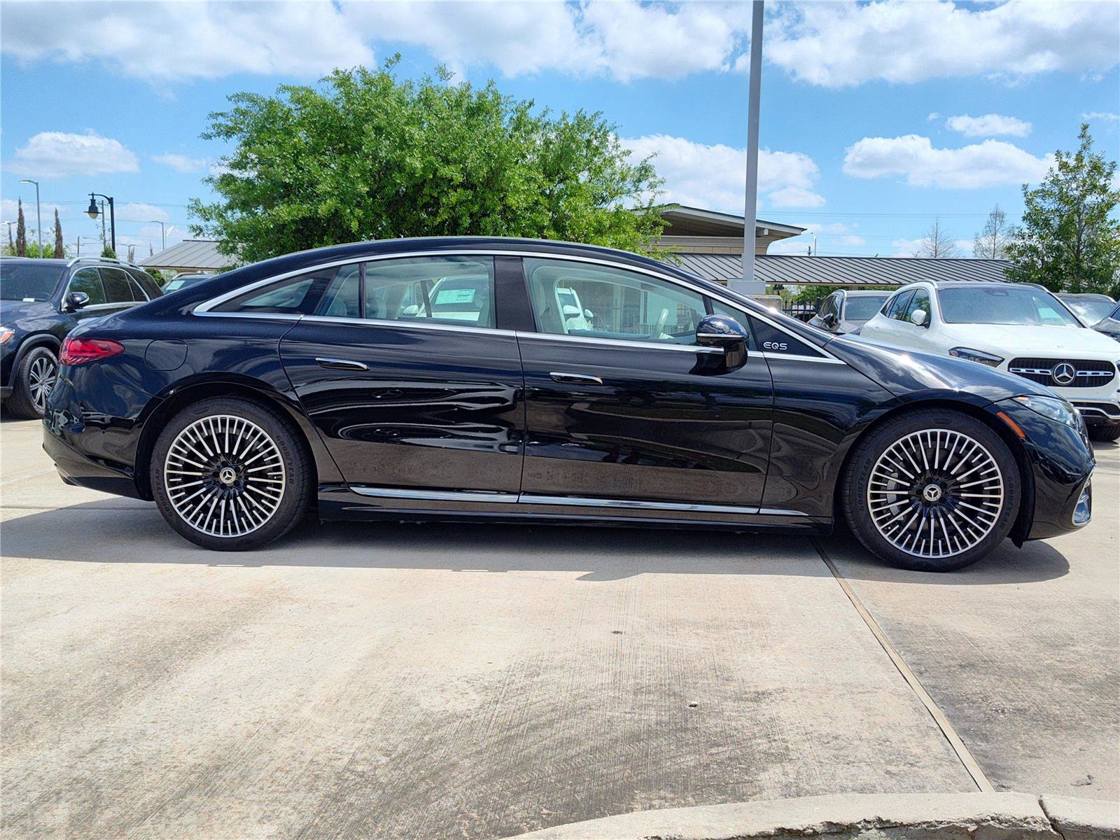 Certified 2022 Mercedes-Benz EQS 580 4MATIC Sedan image 7