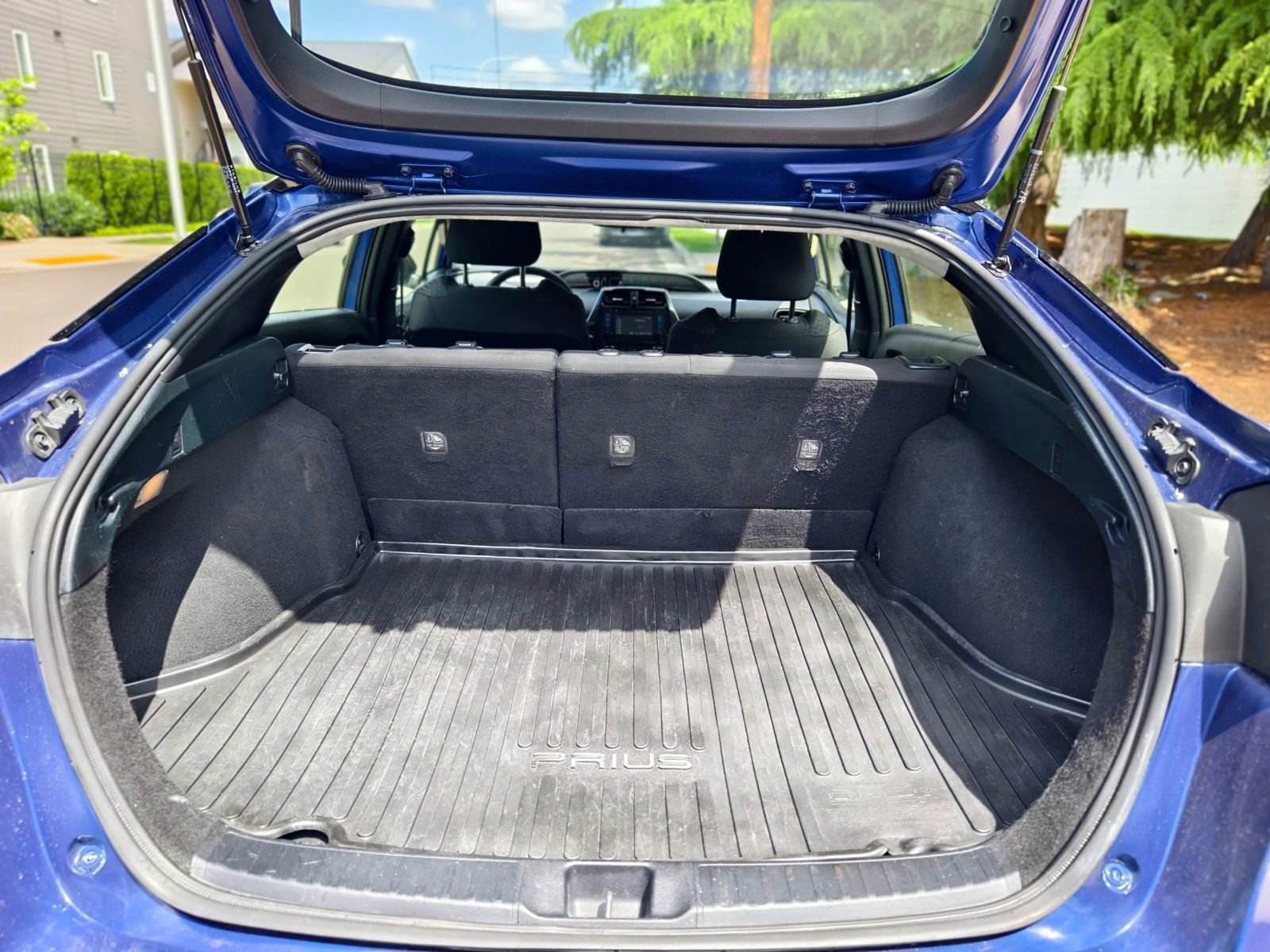 Used 2018 Toyota Prius One image 9