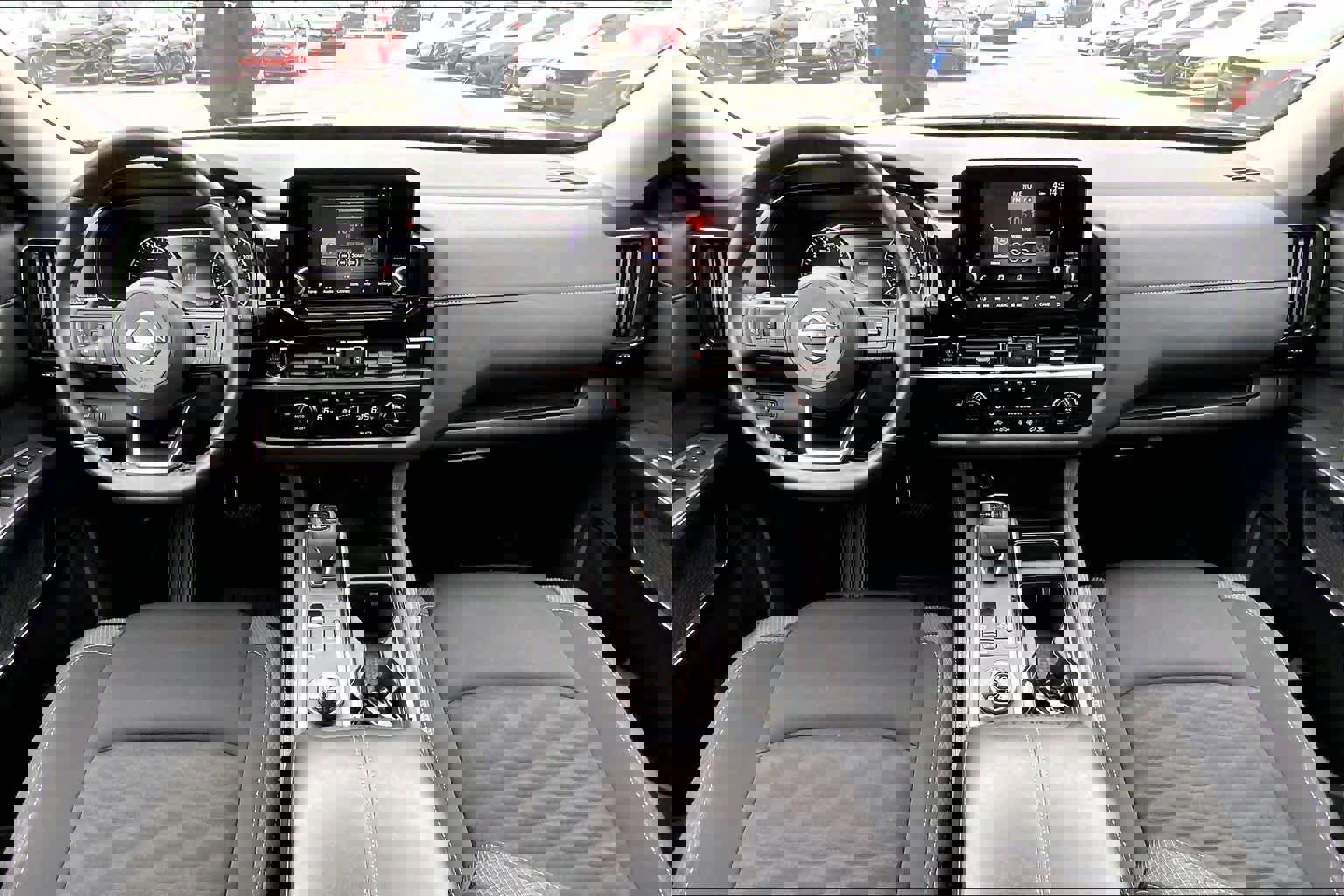 Used 2025 Nissan Pathfinder SV image 15