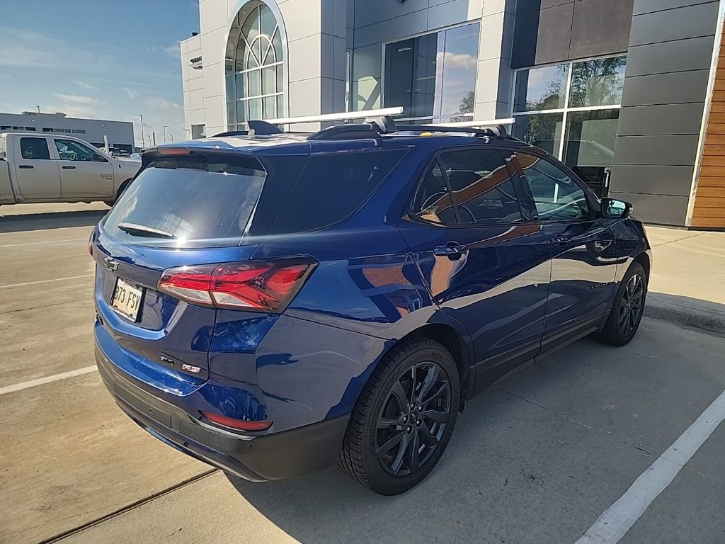 Used 2022 Chevrolet Equinox RS w/ RS Leather Package image 5