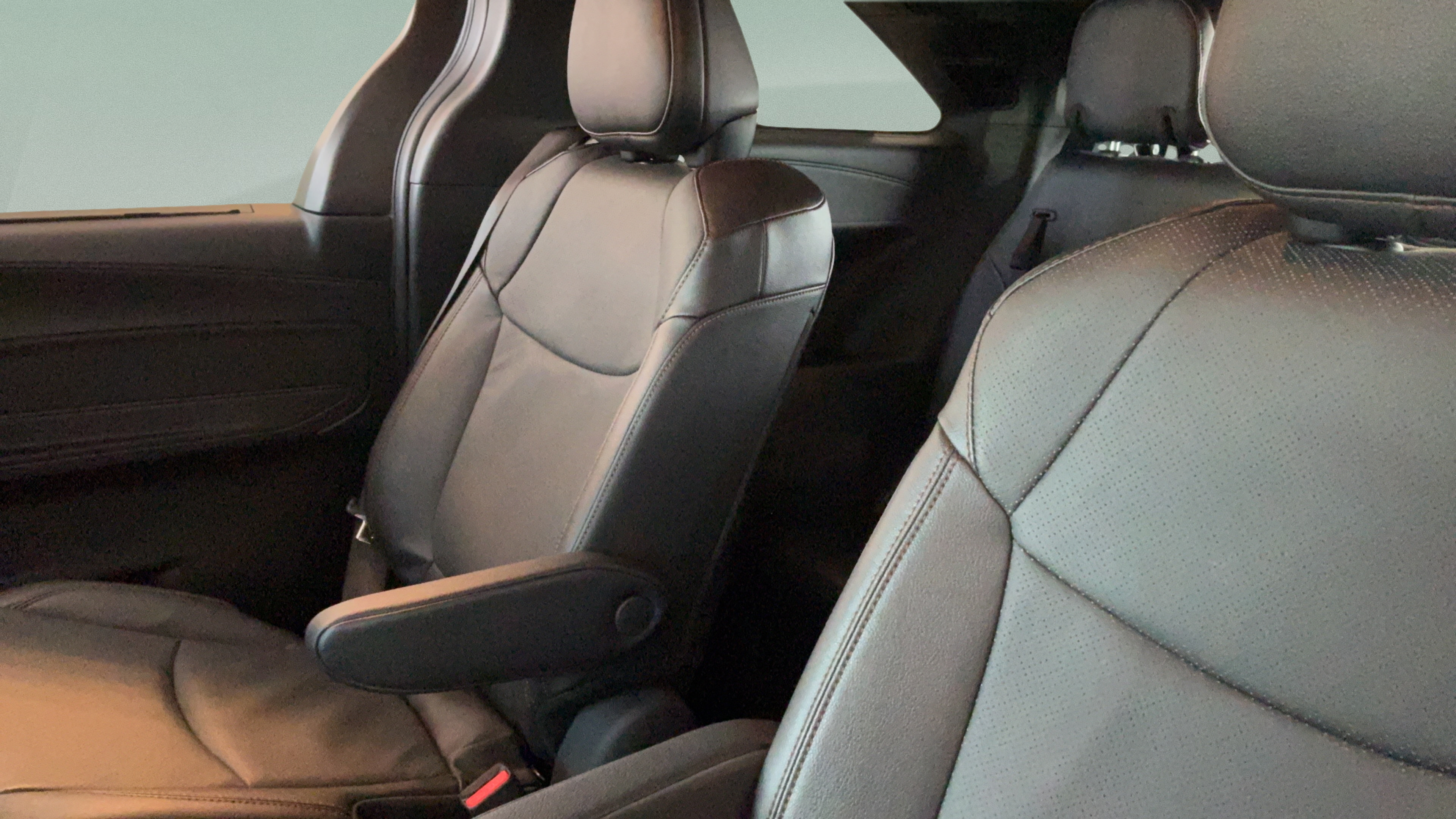Certified 2025 Toyota Sienna Limited AWD/4WD image 26
