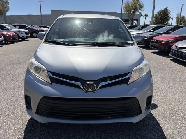 Used 2018 Toyota Sienna LE image 6