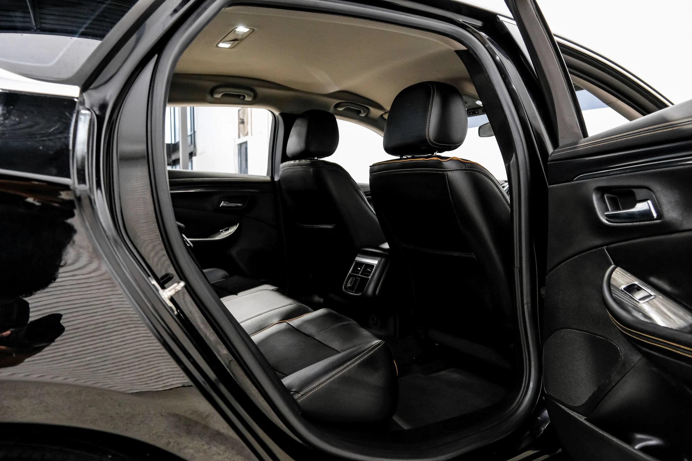 Used 2018 Chevrolet Impala Premier FWD image 44