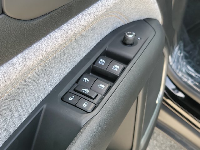 New 2026 Jeep Compass Latitude AWD/4WD image 15