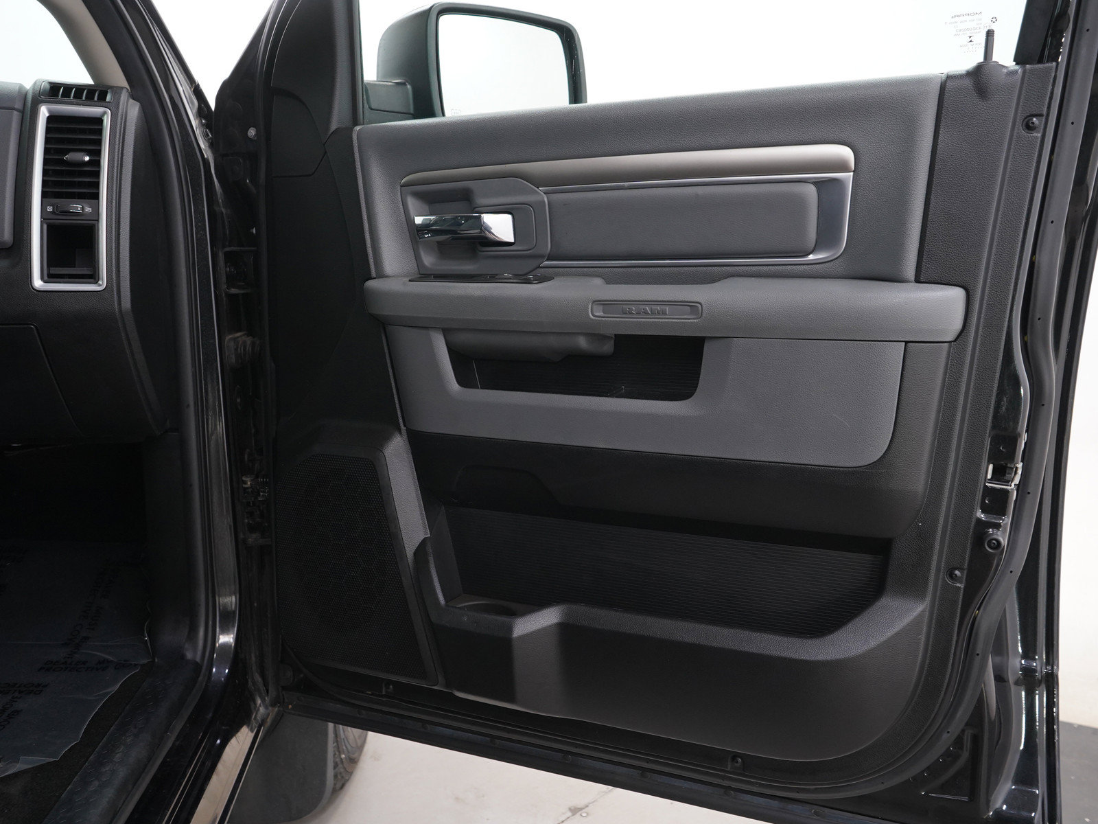 Used 2015 RAM 1500 Outdoorsman AWD/4WD image 9