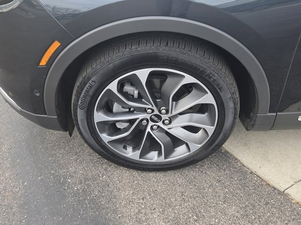 Certified 2023 Lincoln Nautilus Reserve image 34