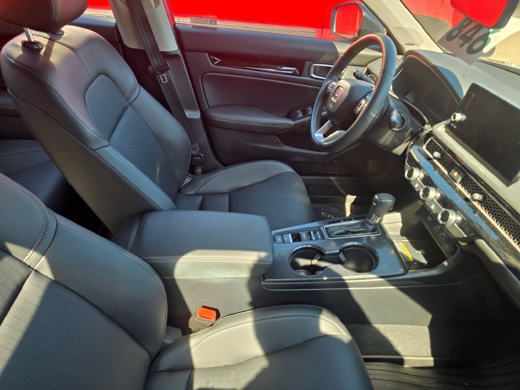 Used 2024 Honda Civic Touring image 3