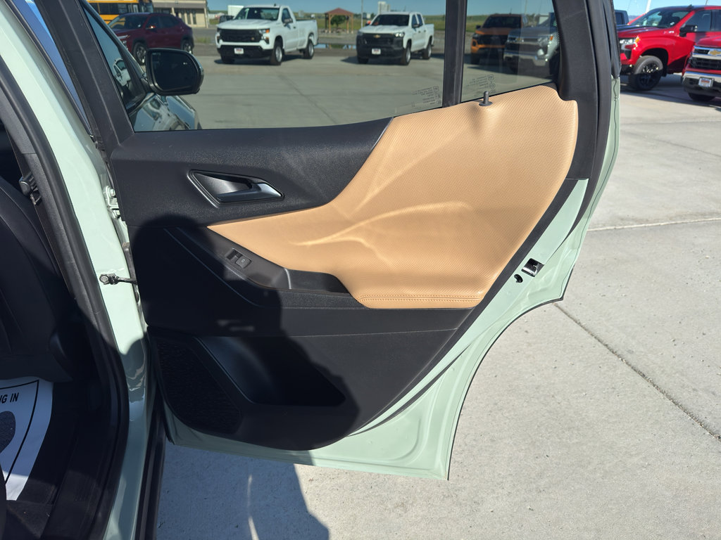 Used 2025 Chevrolet Equinox ACTIV w/ Safety and Technology Package image 18