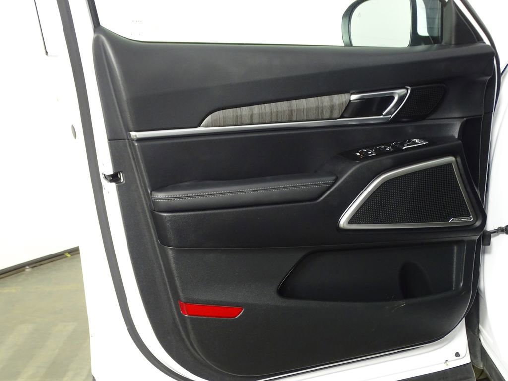 Used 2024 Kia Telluride EX image 18