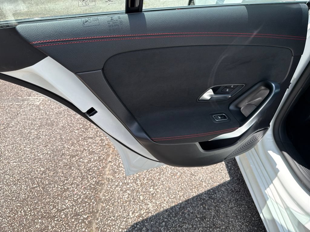 Used 2020 Mercedes-Benz CLA 250 image 21