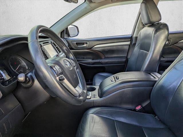 Used 2015 Toyota Highlander XLE image 17