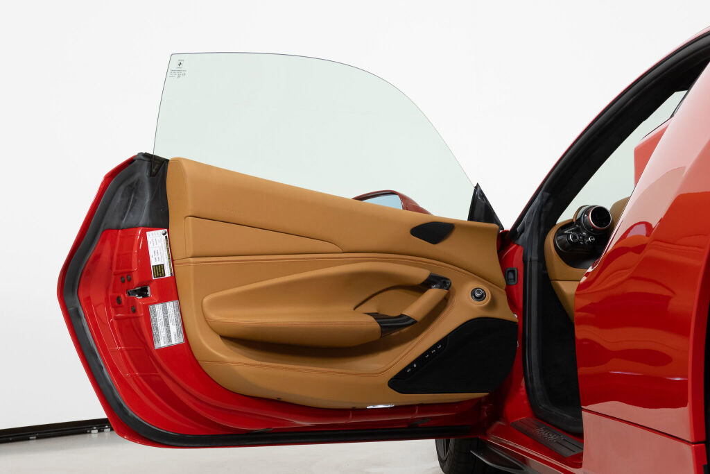 Used 2022 Ferrari F8 Tributo image 30