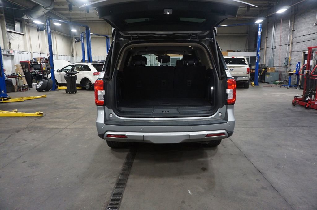 Used 2024 Ford Expedition XLT RWD image 16