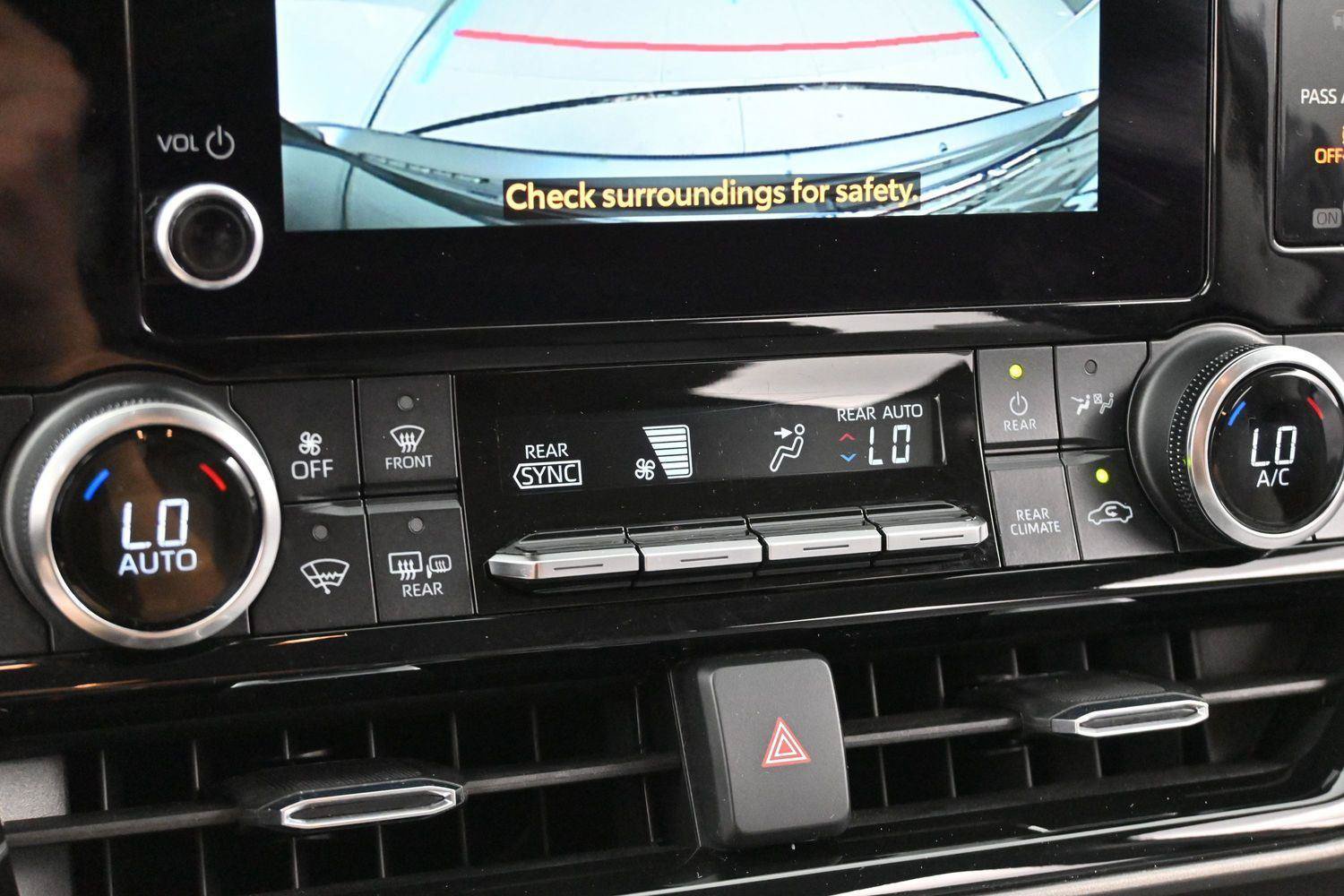 Used 2023 Toyota Highlander LE FWD image 22