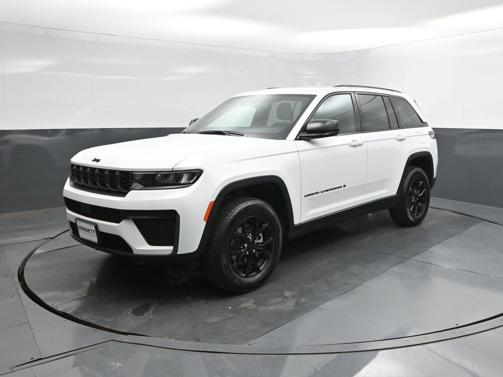 New 2026 Jeep Grand Cherokee Altitude RWD image 30