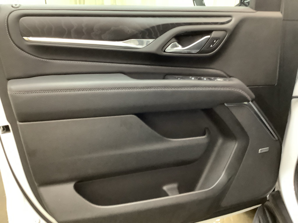 Used 2024 GMC Yukon XL Denali w/ Advanced Technology Package RWD image 11