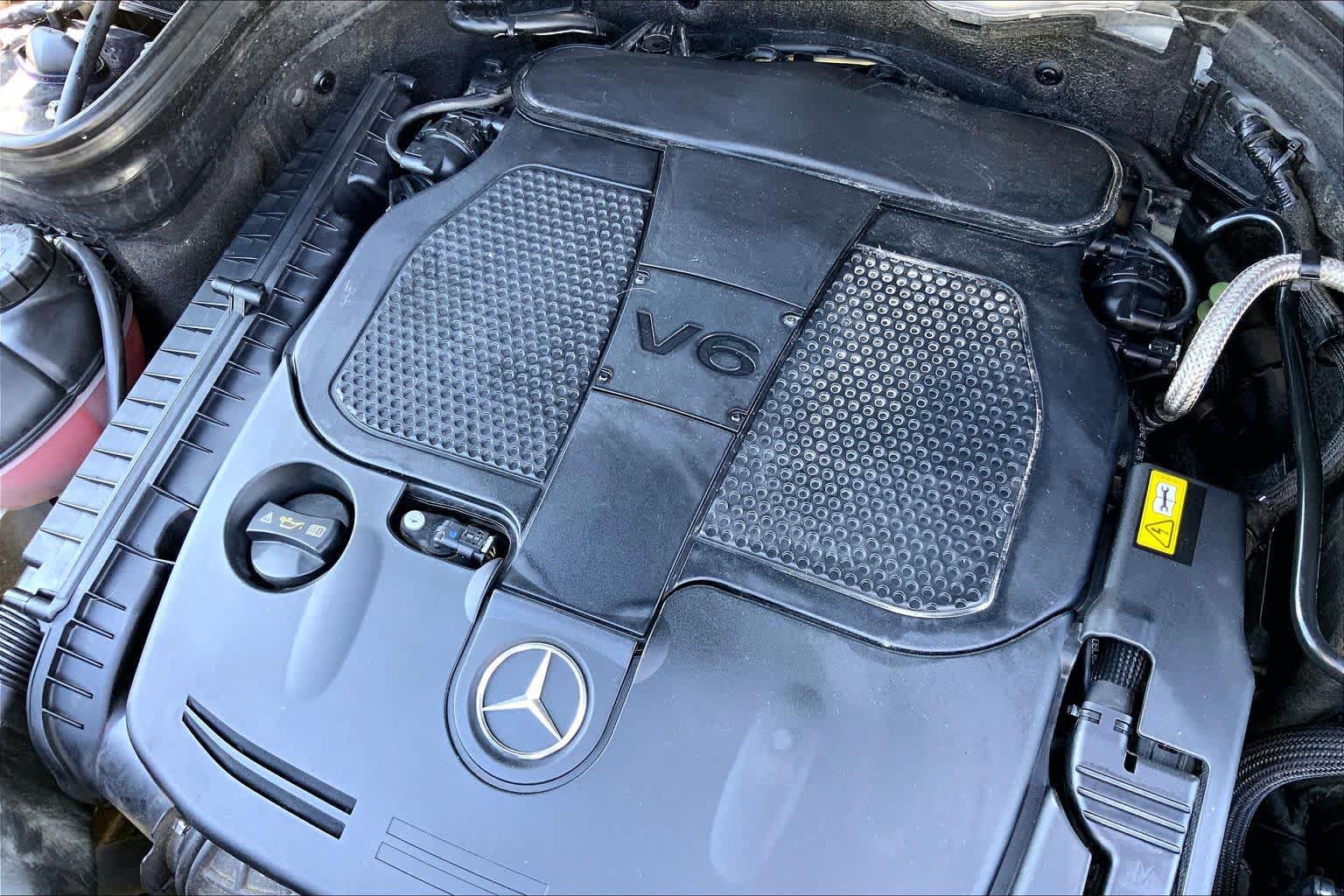 Used 2015 Mercedes-Benz GLK 350 4MATIC image 32