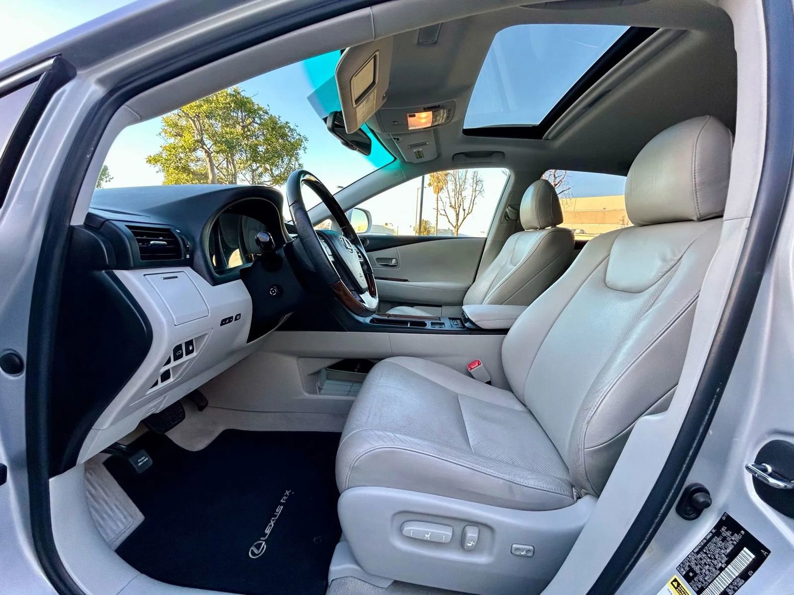 Used 2012 Lexus RX 350 FWD w/ Premium Pkg image 11