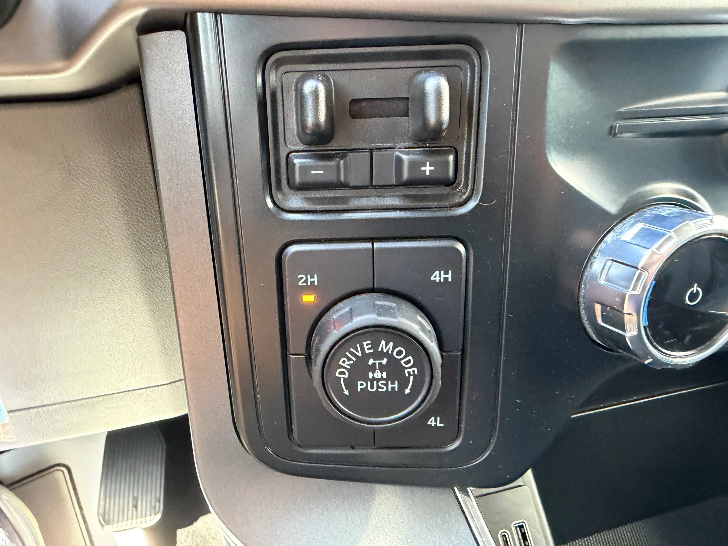 Used 2025 Ford F150 XLT w/ Equipment Group 301A Standard AWD/4WD image 24