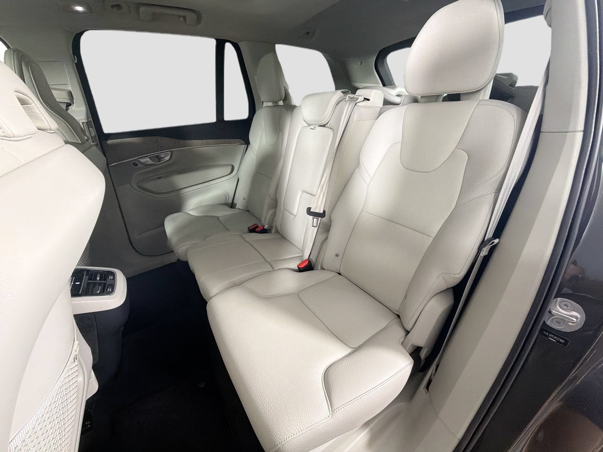 Certified 2024 Volvo XC90 B5 Plus w/ Protection Package AWD/4WD image 24