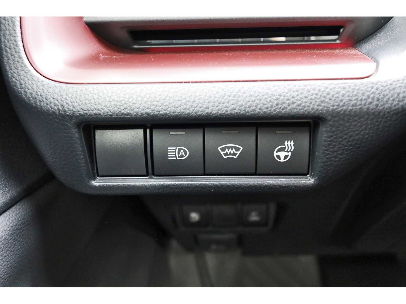 Used 2025 Toyota Prius XSE image 19
