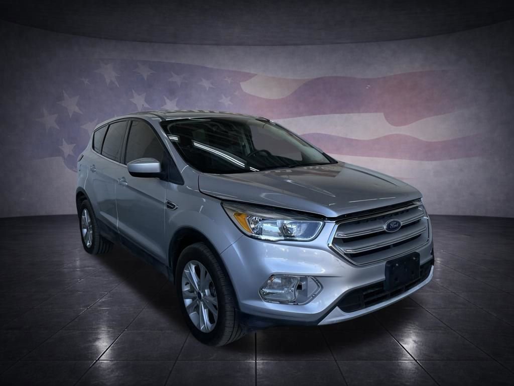 Used 2019 Ford Escape SE image 2