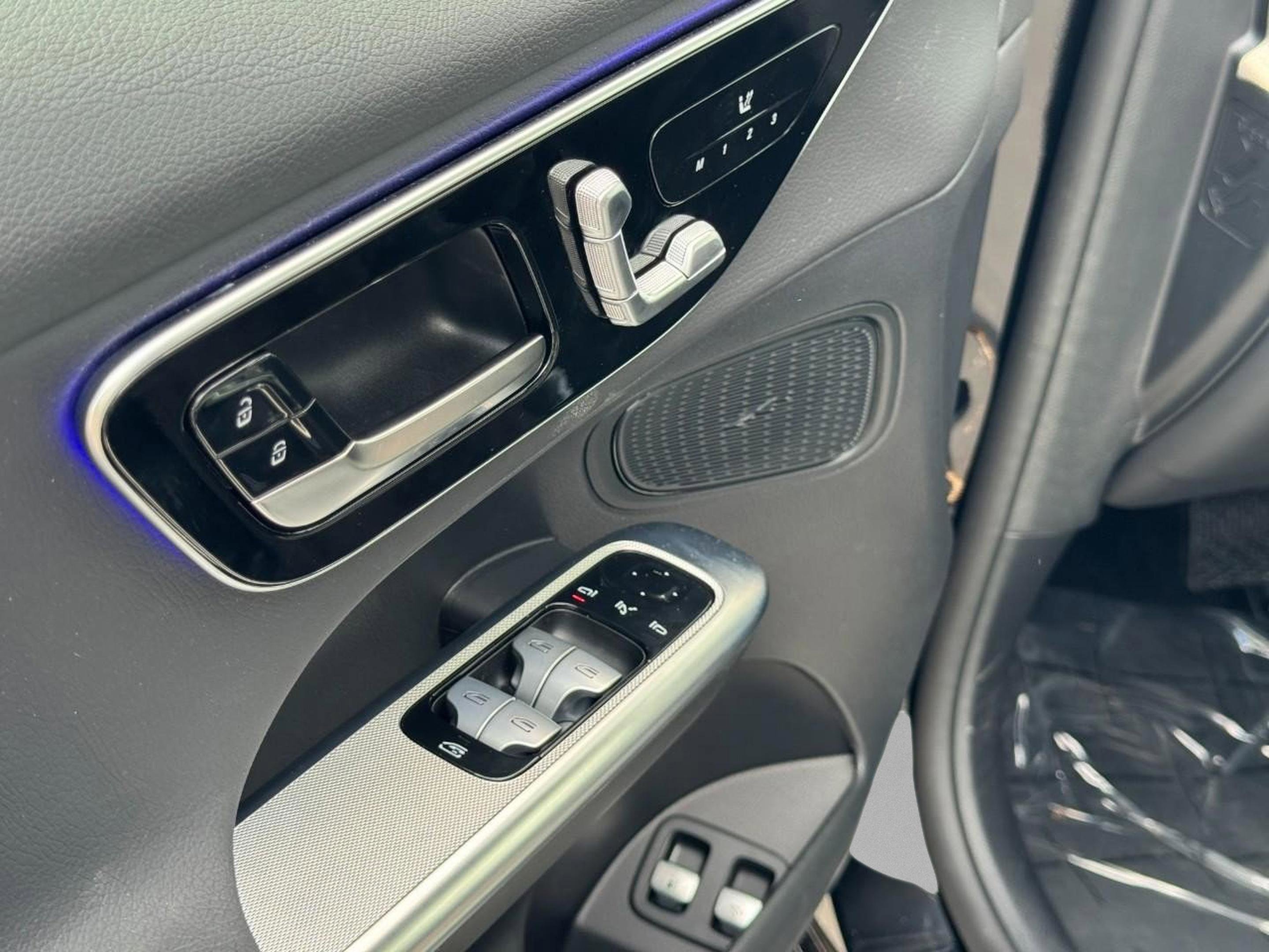 Certified 2025 Mercedes-Benz GLC 350e 4MATIC image 24