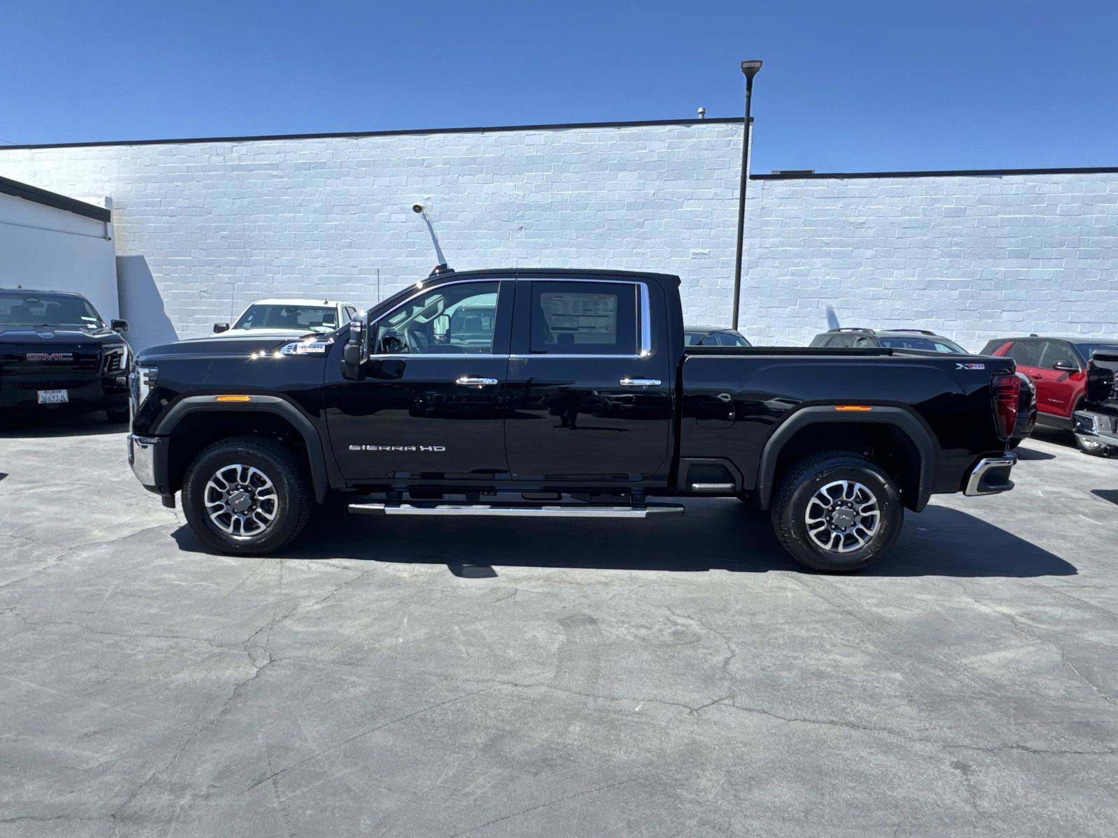 New 2026 GMC Sierra 2500 SLT w/ Max Trailering Package AWD/4WD image 8