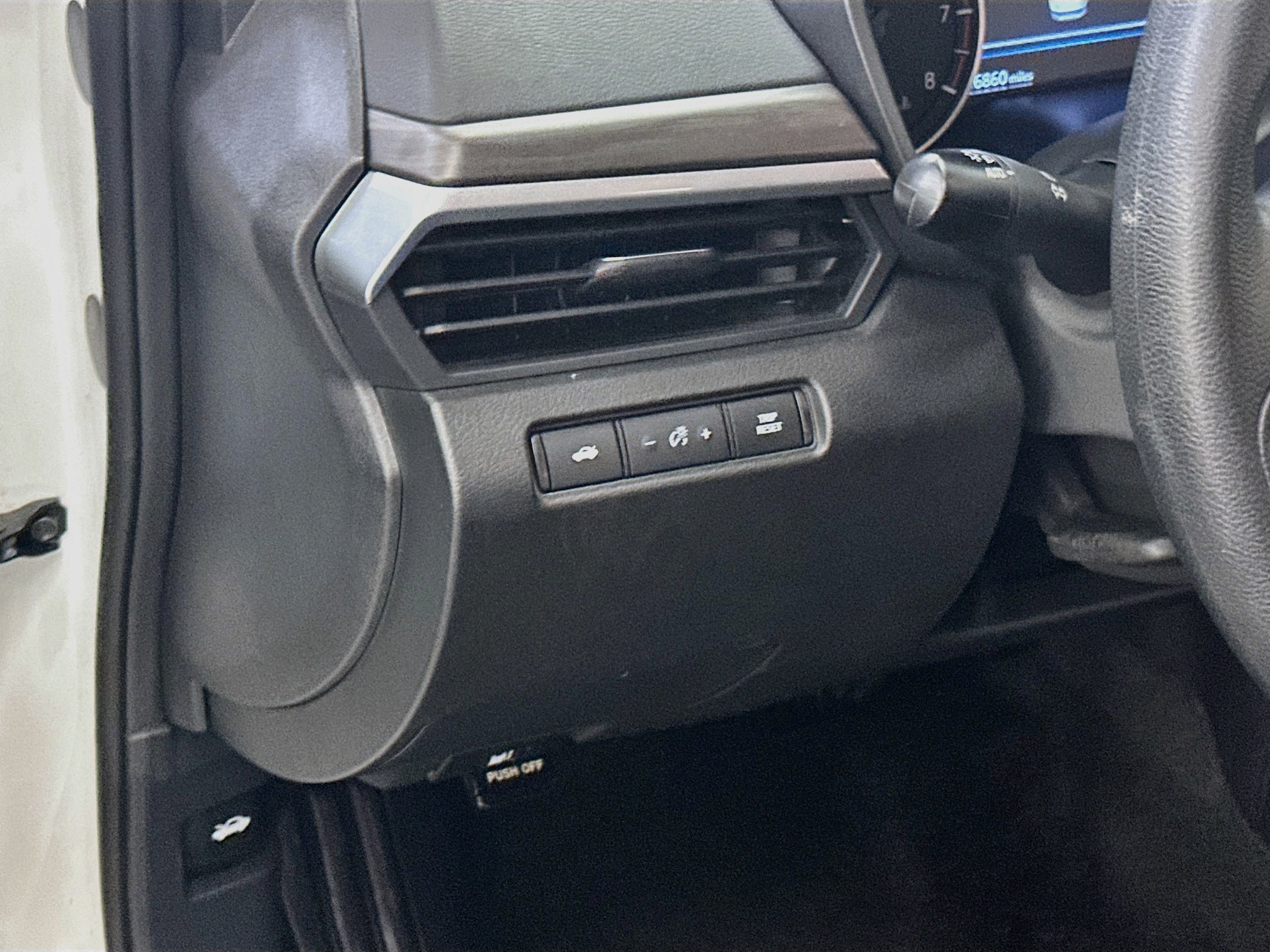 Used 2025 Nissan Altima 2.5 SV FWD image 17